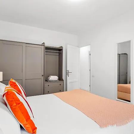 Elegant With Private Workspace Lägenhet